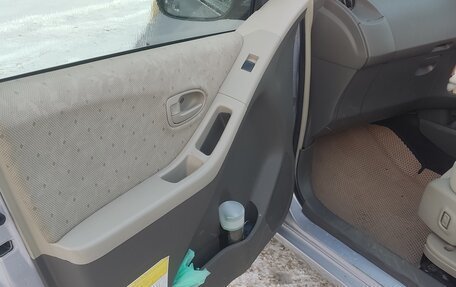 Toyota Vitz, 2010 год, 590 000 рублей, 13 фотография