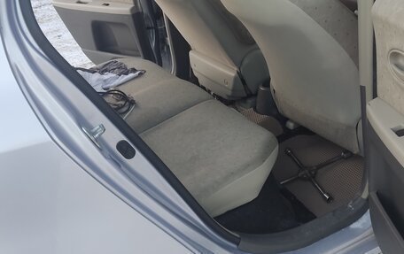 Toyota Vitz, 2010 год, 590 000 рублей, 8 фотография