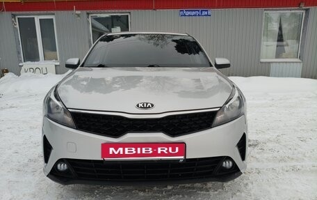 KIA Rio IV, 2020 год, 1 555 555 рублей, 2 фотография