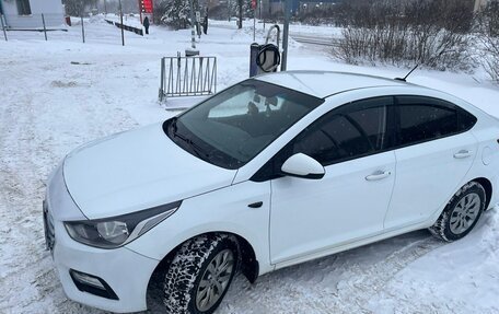 Hyundai Solaris II рестайлинг, 2019 год, 1 050 000 рублей, 5 фотография