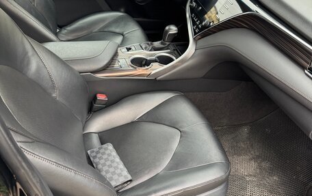 Toyota Camry, 2019 год, 2 750 000 рублей, 21 фотография