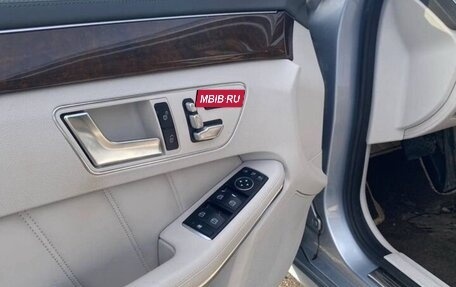 Mercedes-Benz E-Класс, 2015 год, 3 000 000 рублей, 3 фотография