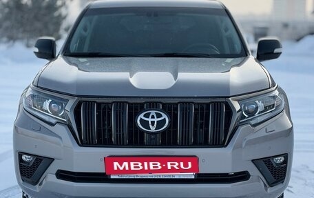 Toyota Land Cruiser Prado 150 рестайлинг 2, 2021 год, 6 280 000 рублей, 13 фотография