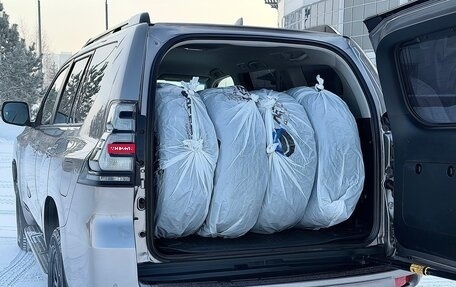 Toyota Land Cruiser Prado 150 рестайлинг 2, 2021 год, 6 280 000 рублей, 34 фотография