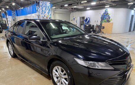 Toyota Camry, 2020 год, 2 700 000 рублей, 4 фотография