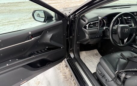 Toyota Camry, 2020 год, 2 700 000 рублей, 6 фотография