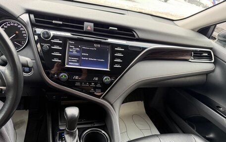 Toyota Camry, 2020 год, 2 700 000 рублей, 11 фотография