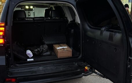 Toyota Land Cruiser Prado 150 рестайлинг 2, 2021 год, 6 500 000 рублей, 9 фотография