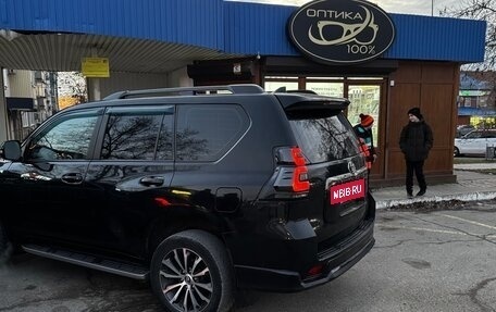 Toyota Land Cruiser Prado 150 рестайлинг 2, 2021 год, 6 500 000 рублей, 4 фотография