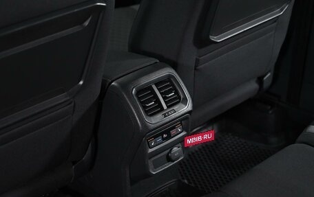 Volkswagen Tiguan II, 2018 год, 2 199 000 рублей, 9 фотография