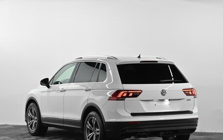 Volkswagen Tiguan II, 2018 год, 2 199 000 рублей, 18 фотография