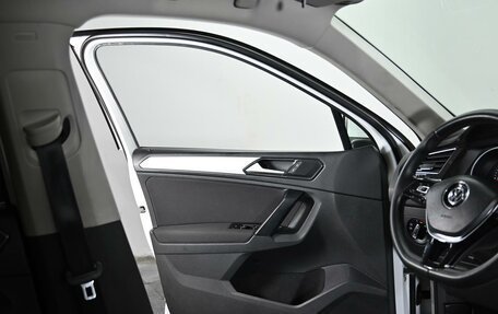 Volkswagen Tiguan II, 2018 год, 2 199 000 рублей, 15 фотография