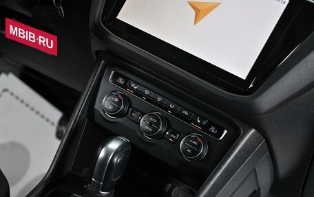 Volkswagen Tiguan II, 2018 год, 2 199 000 рублей, 16 фотография