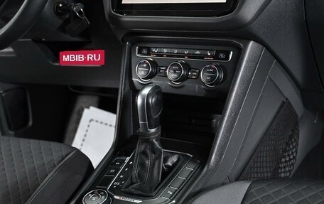 Volkswagen Tiguan II, 2018 год, 2 199 000 рублей, 14 фотография