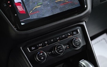 Volkswagen Tiguan II, 2018 год, 2 199 000 рублей, 11 фотография