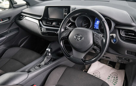 Toyota C-HR I рестайлинг, 2018 год, 2 199 000 рублей, 9 фотография