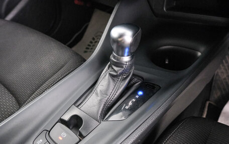 Toyota C-HR I рестайлинг, 2018 год, 2 199 000 рублей, 18 фотография