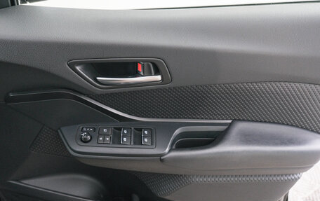 Toyota C-HR I рестайлинг, 2018 год, 2 199 000 рублей, 20 фотография