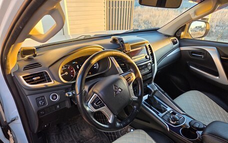 Mitsubishi Pajero Sport III рестайлинг, 2019 год, 3 350 000 рублей, 6 фотография