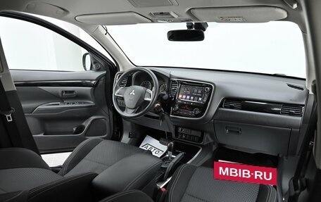 Mitsubishi Outlander III рестайлинг 3, 2019 год, 1 675 000 рублей, 5 фотография