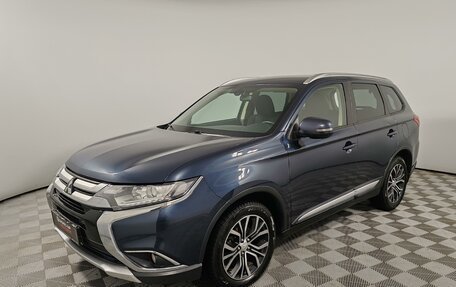 Mitsubishi Outlander III рестайлинг 3, 2018 год, 1 990 000 рублей, 1 фотография