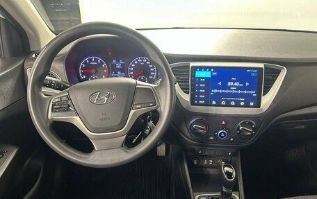 Hyundai Solaris II рестайлинг, 2017 год, 1 030 000 рублей, 12 фотография