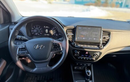 Hyundai Solaris II рестайлинг, 2021 год, 1 720 000 рублей, 10 фотография