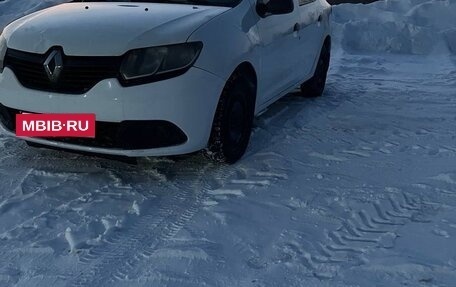 Renault Logan II, 2015 год, 395 000 рублей, 5 фотография