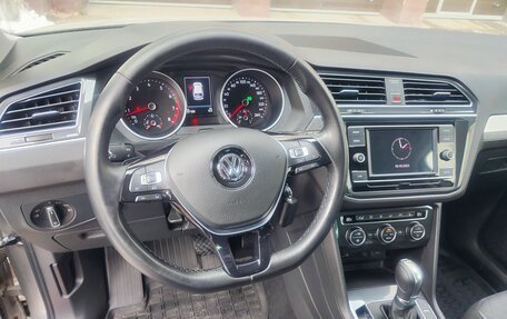 Volkswagen Tiguan II, 2017 год, 2 250 000 рублей, 19 фотография
