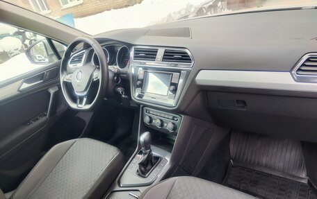 Volkswagen Tiguan II, 2017 год, 2 250 000 рублей, 25 фотография