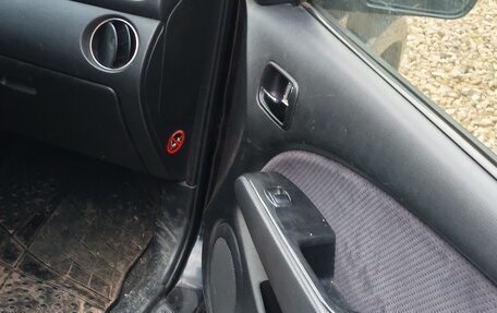 Mitsubishi Outlander III рестайлинг 3, 2003 год, 550 000 рублей, 11 фотография