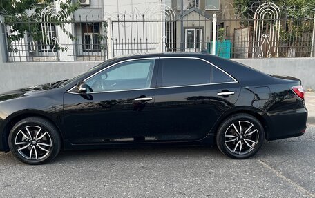 Toyota Camry, 2017 год, 2 150 000 рублей, 2 фотография