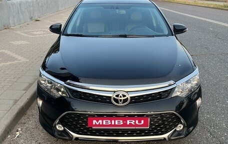Toyota Camry, 2017 год, 2 150 000 рублей, 13 фотография
