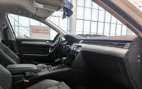 Volkswagen Passat B8 рестайлинг, 2021 год, 2 940 000 рублей, 13 фотография