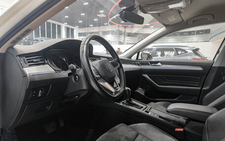 Volkswagen Passat B8 рестайлинг, 2021 год, 2 940 000 рублей, 20 фотография