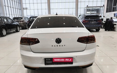 Volkswagen Passat B8 рестайлинг, 2021 год, 2 940 000 рублей, 7 фотография