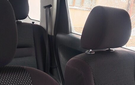 Toyota Ist II, 2002 год, 565 000 рублей, 4 фотография