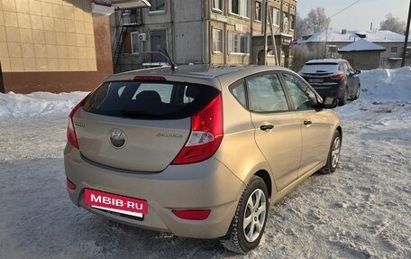 Hyundai Solaris II рестайлинг, 2013 год, 870 000 рублей, 4 фотография