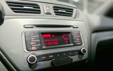 KIA Rio III рестайлинг, 2015 год, 929 000 рублей, 15 фотография