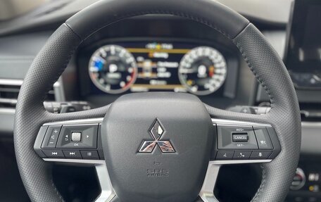 Mitsubishi Outlander, 2023 год, 3 980 000 рублей, 9 фотография