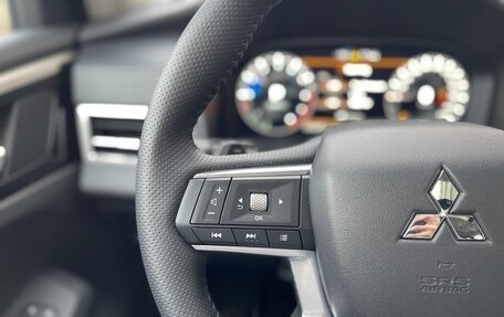 Mitsubishi Outlander, 2023 год, 3 980 000 рублей, 12 фотография