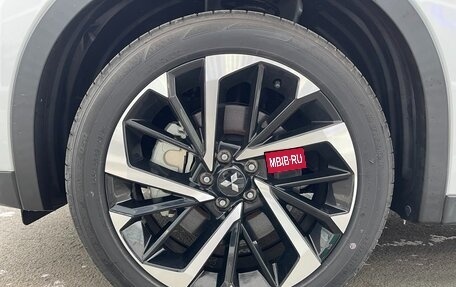 Mitsubishi Outlander, 2023 год, 3 980 000 рублей, 15 фотография