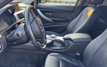 BMW 3 серия, 2016 год, 2 000 000 рублей, 11 фотография