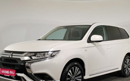 Mitsubishi Outlander III рестайлинг 3, 2022 год, 2 415 000 рублей, 1 фотография