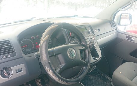 Volkswagen Multivan T5, 2003 год, 850 000 рублей, 9 фотография