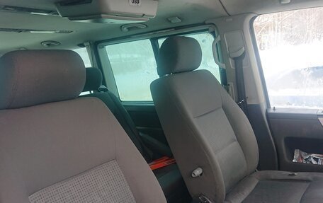 Volkswagen Multivan T5, 2003 год, 850 000 рублей, 10 фотография