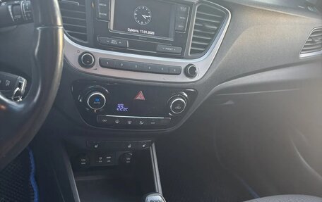 Hyundai Solaris II рестайлинг, 2018 год, 895 000 рублей, 9 фотография