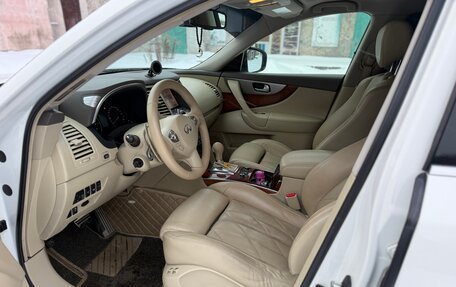 Infiniti QX70, 2014 год, 2 290 000 рублей, 39 фотография