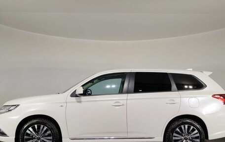 Mitsubishi Outlander III рестайлинг 3, 2022 год, 2 415 000 рублей, 6 фотография