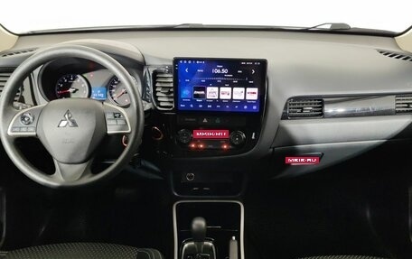 Mitsubishi Outlander III рестайлинг 3, 2022 год, 2 415 000 рублей, 8 фотография